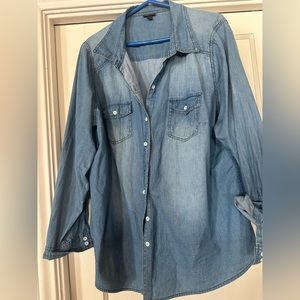 Light denim long sleeve button down chambray shirt